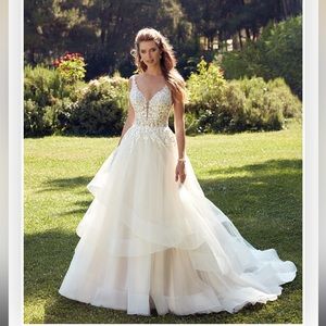 Eddy K Leslie Ivory Ballgown Wedding Dress - Altered size 14 (street size 8/10)